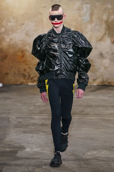 Look 7